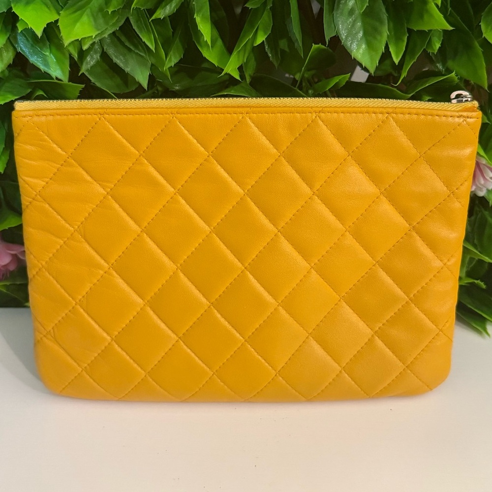 CHANEL O Case Yellow Lambskin Leather Quilted Pouch - Picture 3 of 13